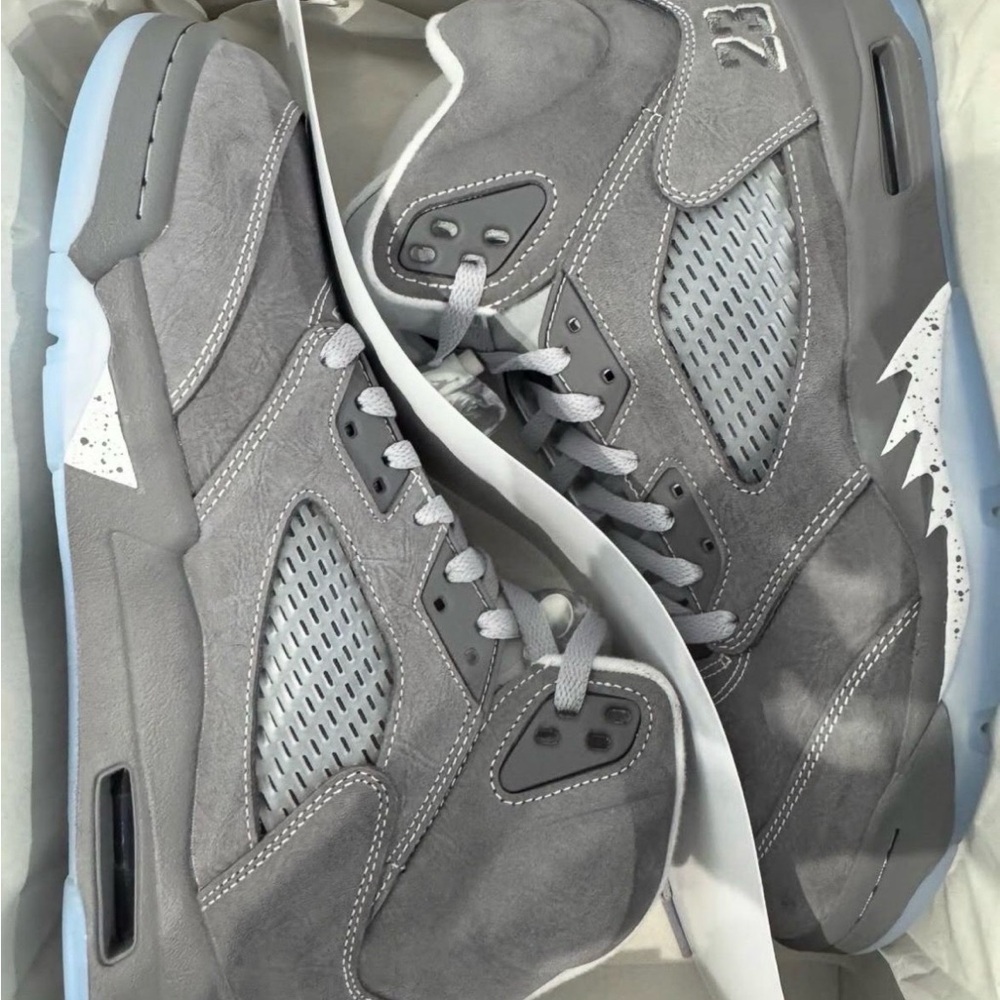 Jordan Gray Sneakers